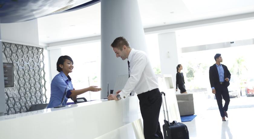Berry Biz Hotel Σεμινιάκ Εξωτερικό φωτογραφία