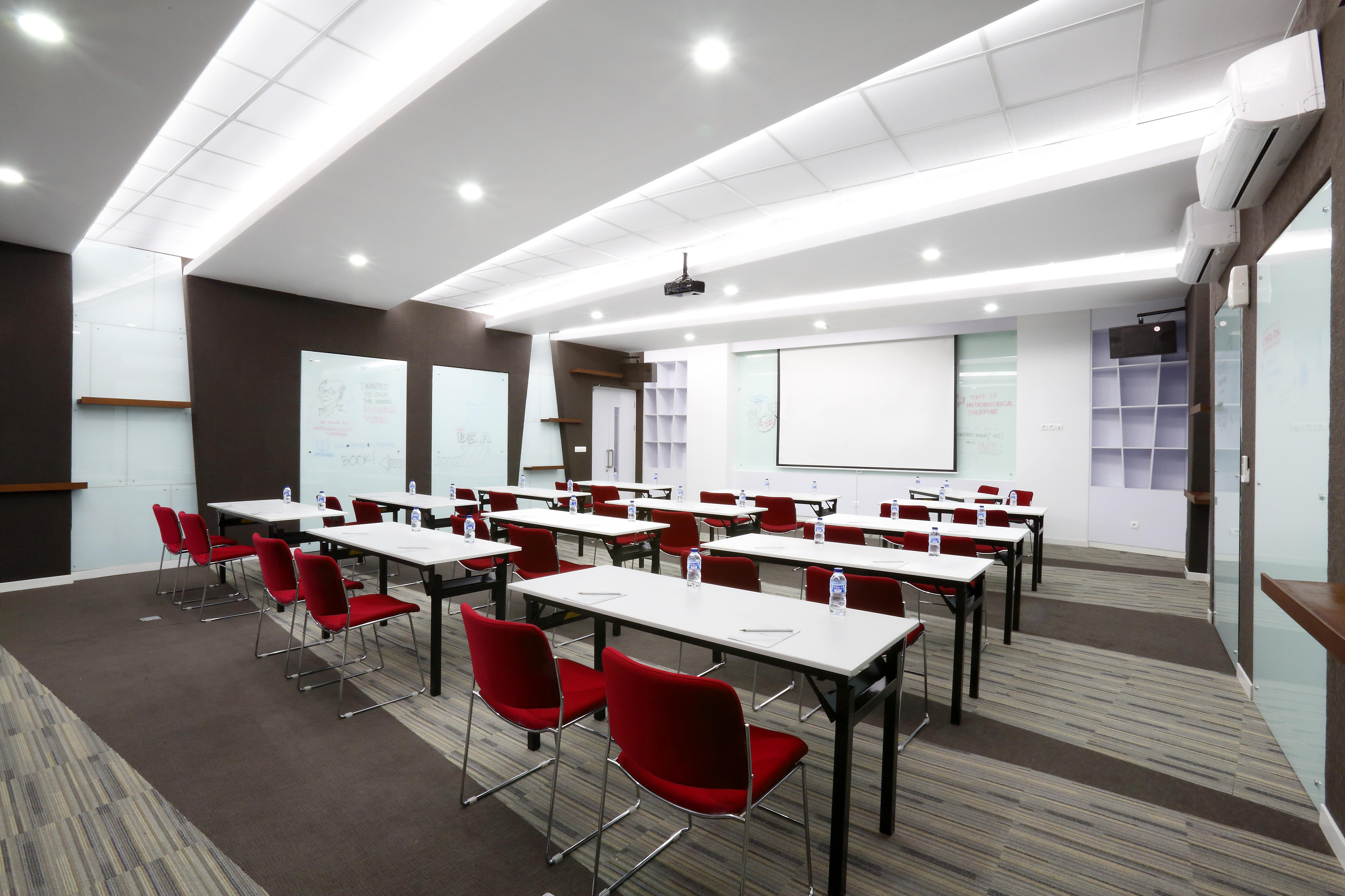 Berry Biz Hotel Σεμινιάκ Εξωτερικό φωτογραφία