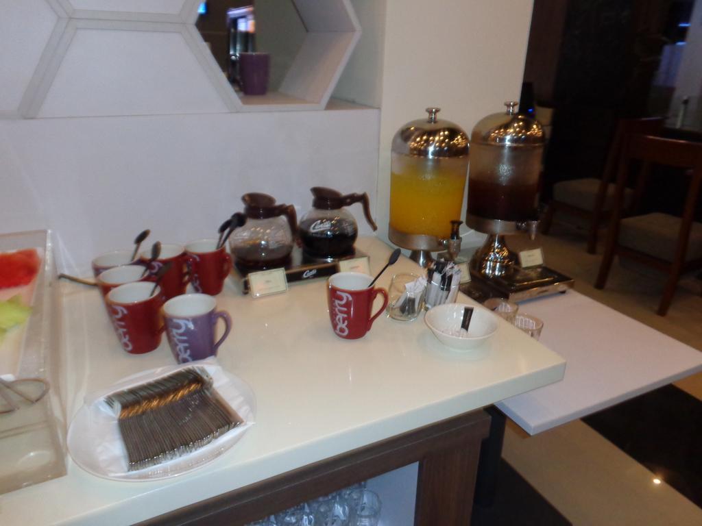 Berry Biz Hotel Σεμινιάκ Εξωτερικό φωτογραφία